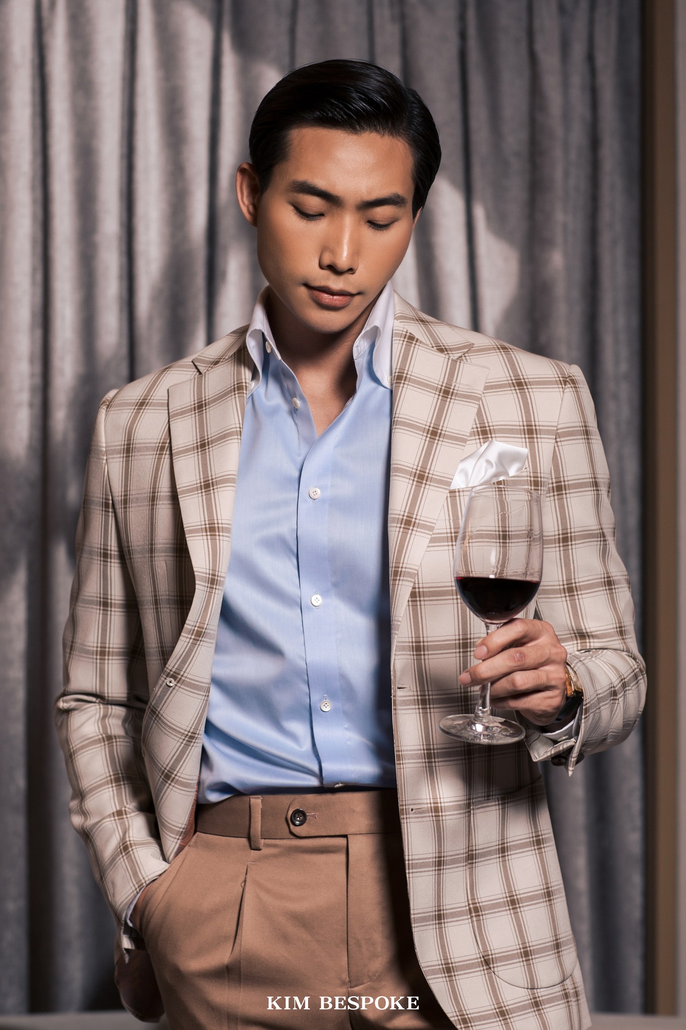 Capsule Wardrobe | Look 12: CHAMPAGNE CHEERS x RESORT TAN - Image 3