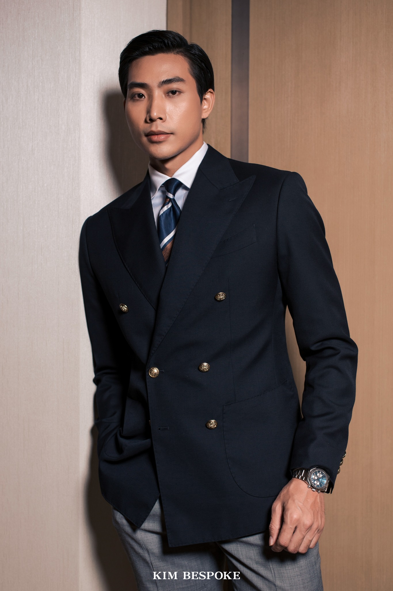 Capsule Wardrobe | Look 14: KIM x URBAN GREY - Image 3