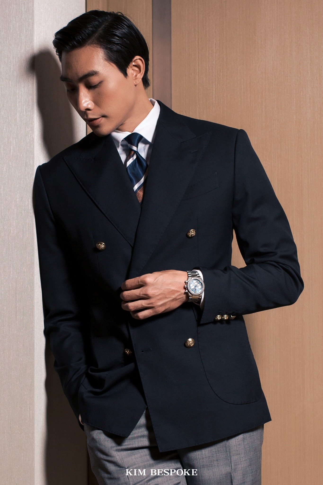 Capsule Wardrobe | Look 14: KIM x URBAN GREY - Image 4