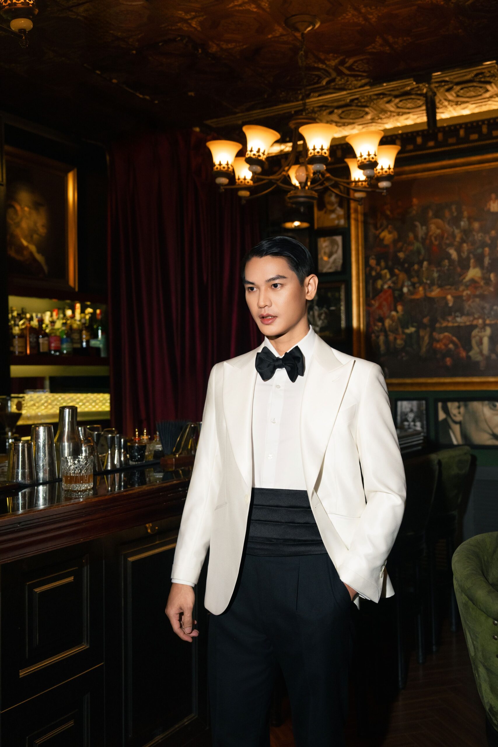 Noir & Ivory | Look 2: Ivory - Image 4