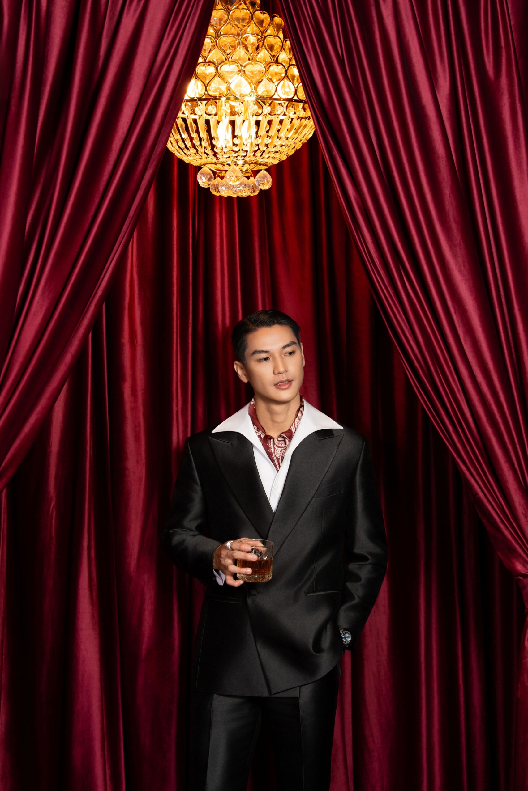 Noir & Ivory | Look 1: Noir - Image 5